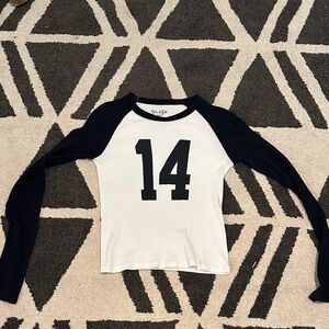 Brandy Melville Black and White Long Sleeve Tee OS
